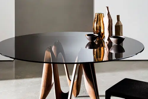 Comment poncer une table en verre ?