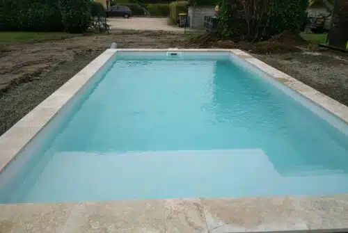 Les avantages d’opter pour une piscine coque dans votre jardin